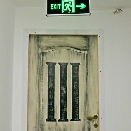 The Evil Clown Hostel Брашов Екстериор снимка