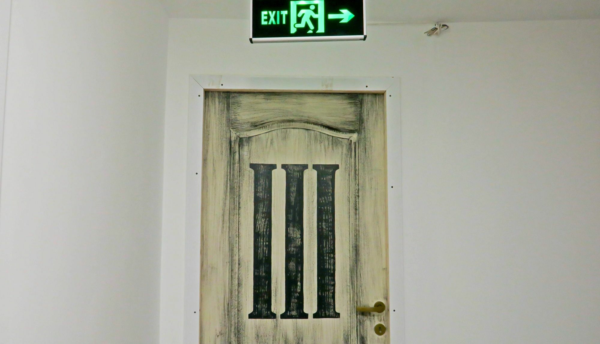 The Evil Clown Hostel Брашов Екстериор снимка
