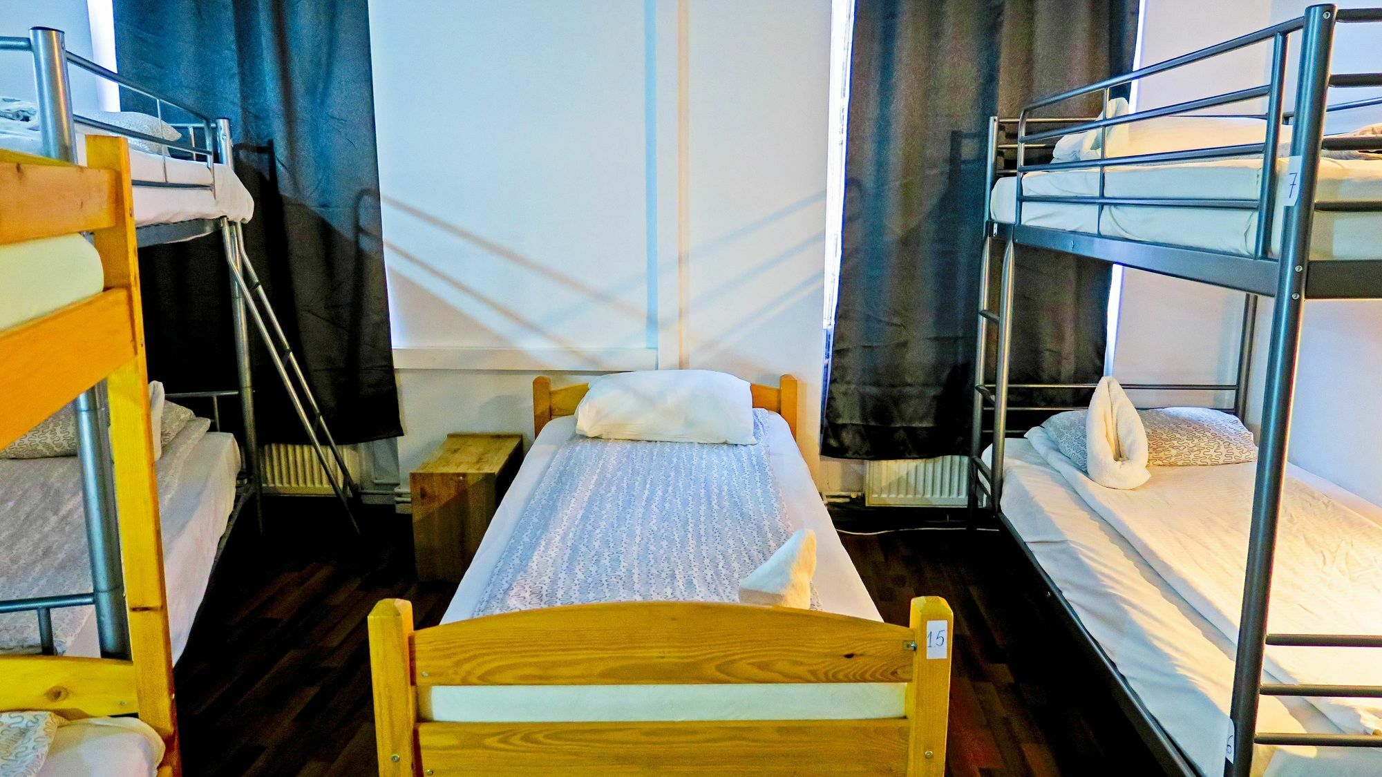 The Evil Clown Hostel Брашов Екстериор снимка