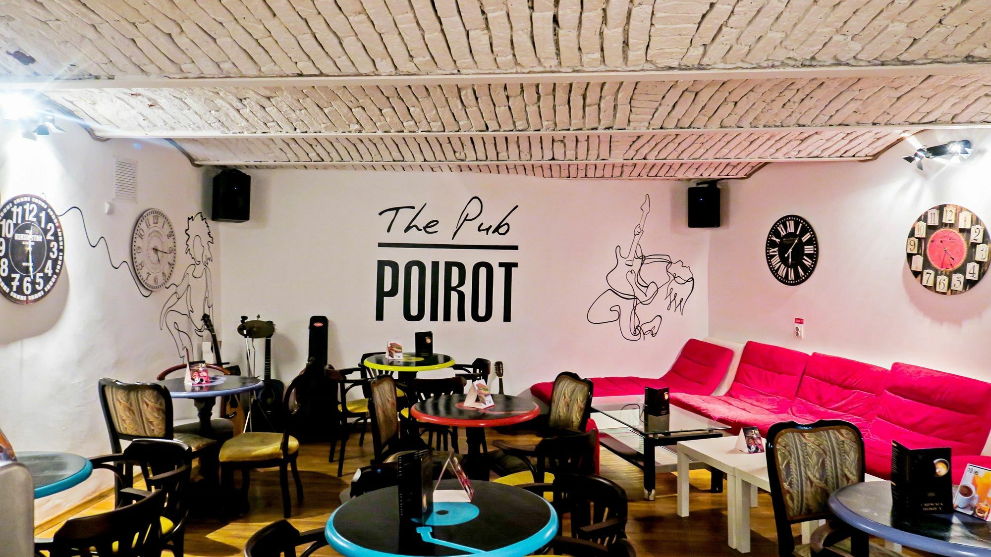 The Evil Clown Hostel Брашов Екстериор снимка